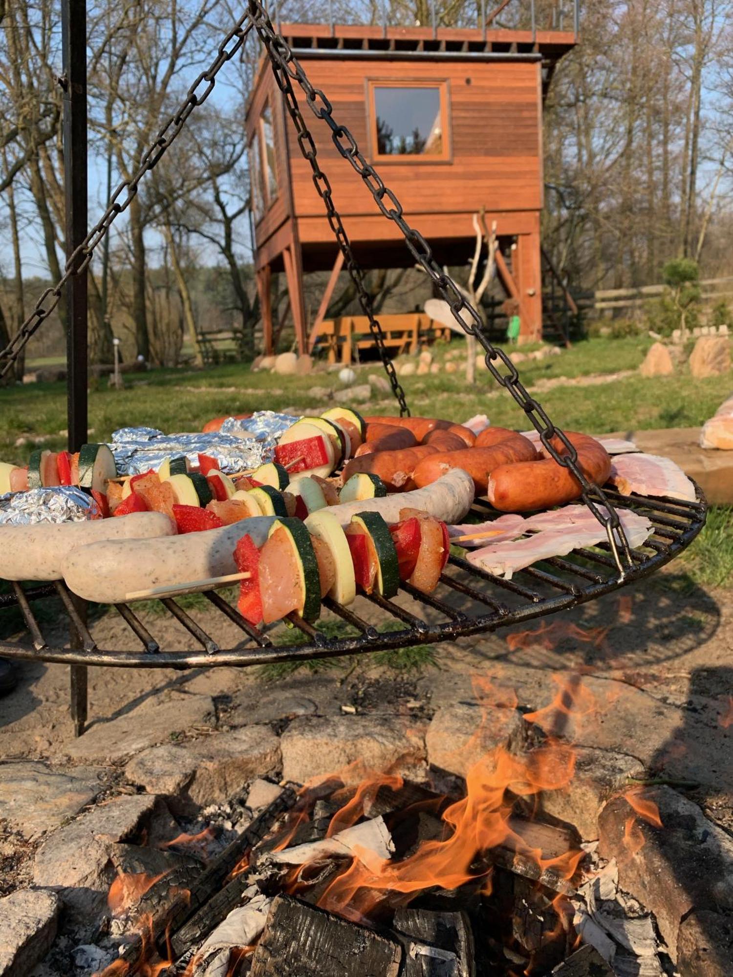 Domek Na Drzewie W Dolinie Uradu Bagian luar foto